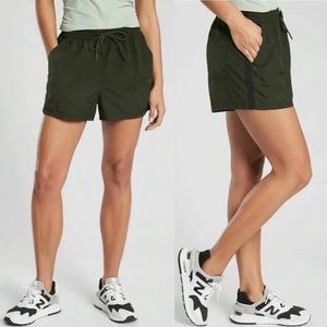 Athleta expedition hiking shorts • size 2 • dark green